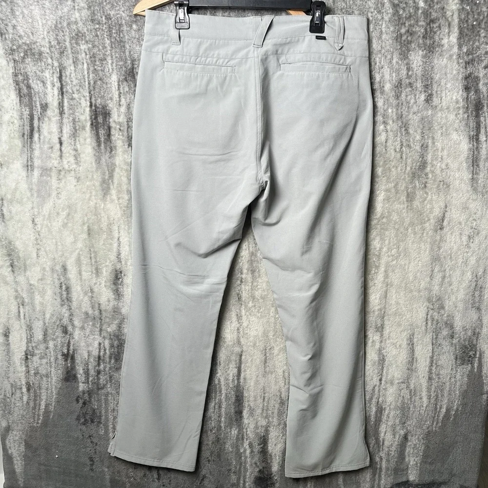 Oakley Pants Men 34x32 Gray Khaki Performance Golf Slacks Casual Logo